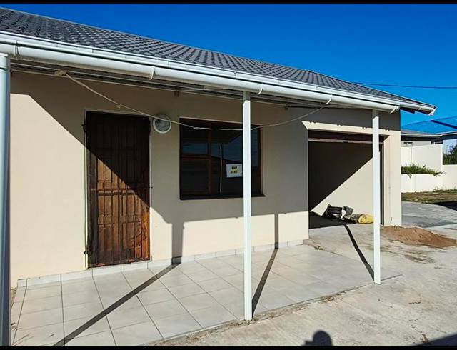 3 BEDROOM HOUSE FOR SALE IN MTHATHA CENTRAL
